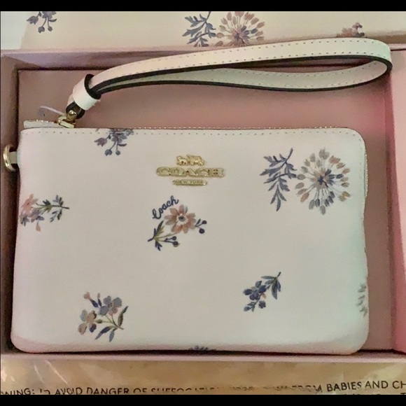 COACH Boxed Corner ZIP Wristlet / Dandelion Floral - Picture 12 of 16